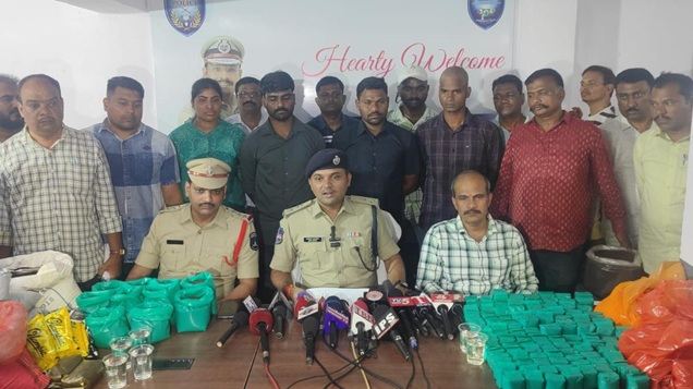 'Hyderabad : Police arrests 10 persons involved in adulteration of Tea Powder'